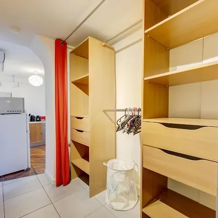Apartment Bellecour Est A Vous. *